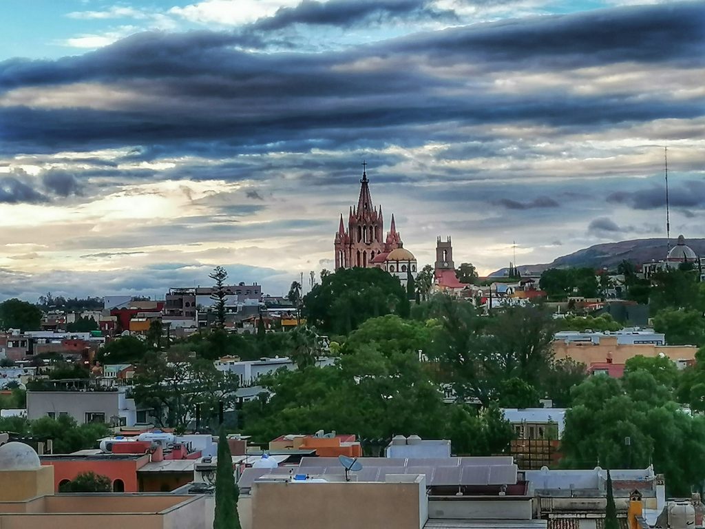 Descubre los mejores rooftops en San Miguel de Allende para disfrutar de vistas espectaculares